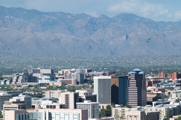 Obraz premium Downtown Tucson from A mountain 