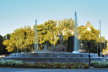 view of the neptune fountain in madrid