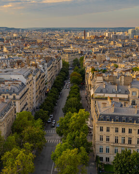 Panoramablick auf Paris vom Dach des Triumphbogens
