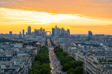 Panoramablick auf Paris vom Dach des Triumphbogens