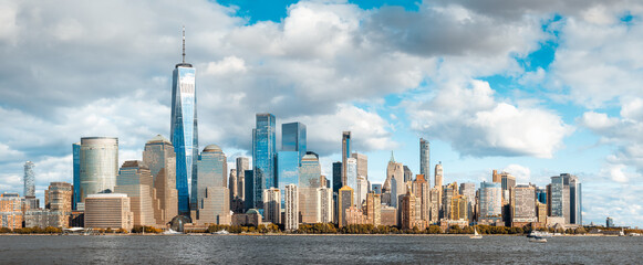 panoramic view at the skyline of new york - obrazy, fototapety, plakaty