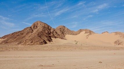 Fototapeta na wymiar Wüstenlandschaft von Wadi Rum in Jordanien