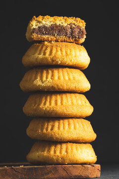 Turkish dessert mamul with date fruit