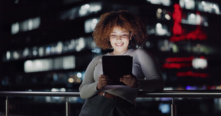 Tablet, night balcony and relax woman reading positive social network feedback, customer experience or ecommerce. Brand monitoring data, review or African media worker doing analysis of online survey - obrazy, fototapety, plakaty