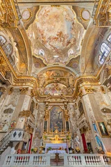 Foto op Plexiglas GENOVA, ITALY - MARCH 6, 2023: The presbytery and cupola of the baroque church Chiesa di Santa Croce. © Renáta Sedmáková