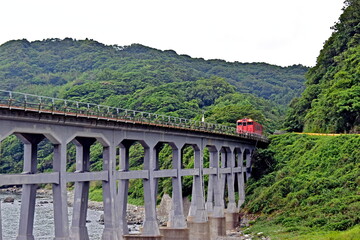 惣郷川橋梁　線路　山口