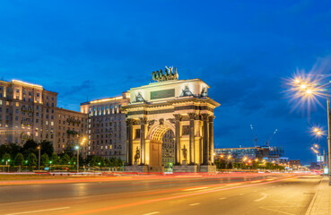 Fototapeta na wymiar Triumphal Arch on Kutuzovsky avenue in Moscow at night.