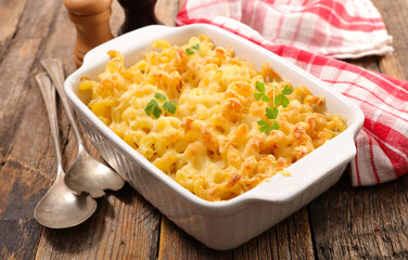 pasta gratin with cheese
