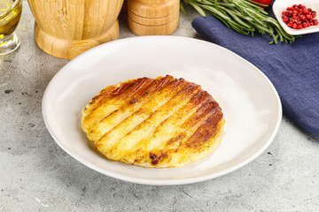 Grilled Greek traditional cheese - haloumi