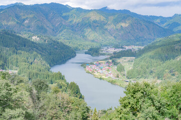 福島　只見川と大志集落（尻吹峠から） © koichi