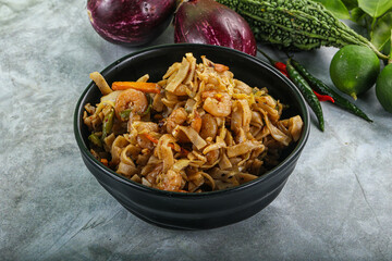 Pad thai - noodle with egg and prawn