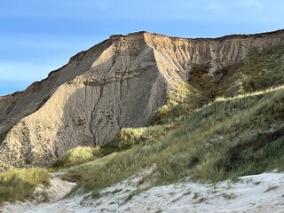 steep seashore, geological structure 