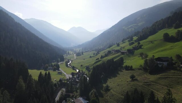 Drohnenflug in's Ultental in Südtirol