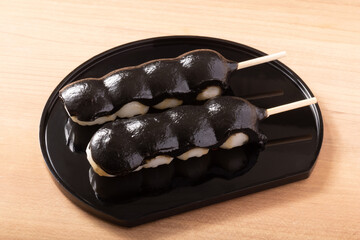 串だんご　ごまだれ