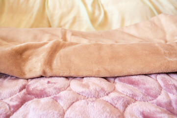 防寒具　毛布と敷バッド