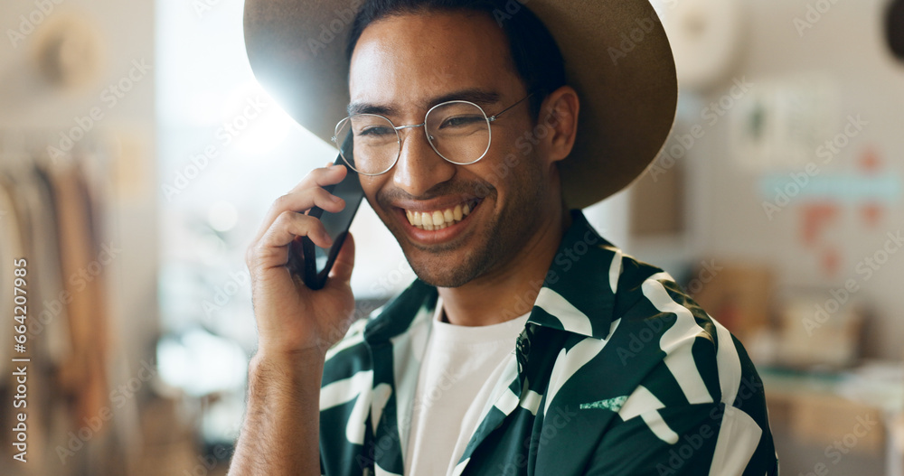 Aufkleber smile, talking and man on phone call in retail for networking, orders and planning stock. happy, thi