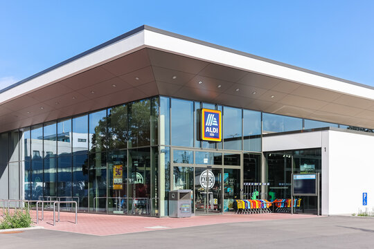 Aldi S&uuml;d branch modern supermarket discount shop store discounter in Stuttgart, Germany
