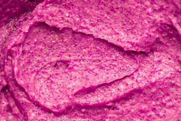 Obraz premium Berry yoghurt ice cream. Smoothies from fresh fruits and berries. Ice cream texture. Delicious sweet dessert close-up as a background.