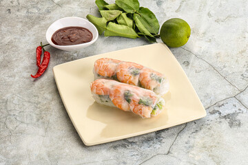 Vietnamese spring roll with prawn