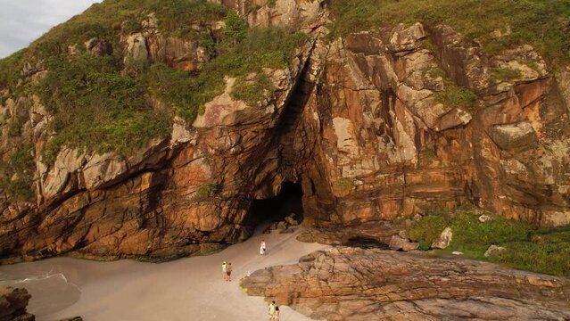 Gruta das Encantadas, Ilha do Mel, Paranagu&aacute;, Paran&aacute;, southern Brazil, cave, island, sunrise, sunlight