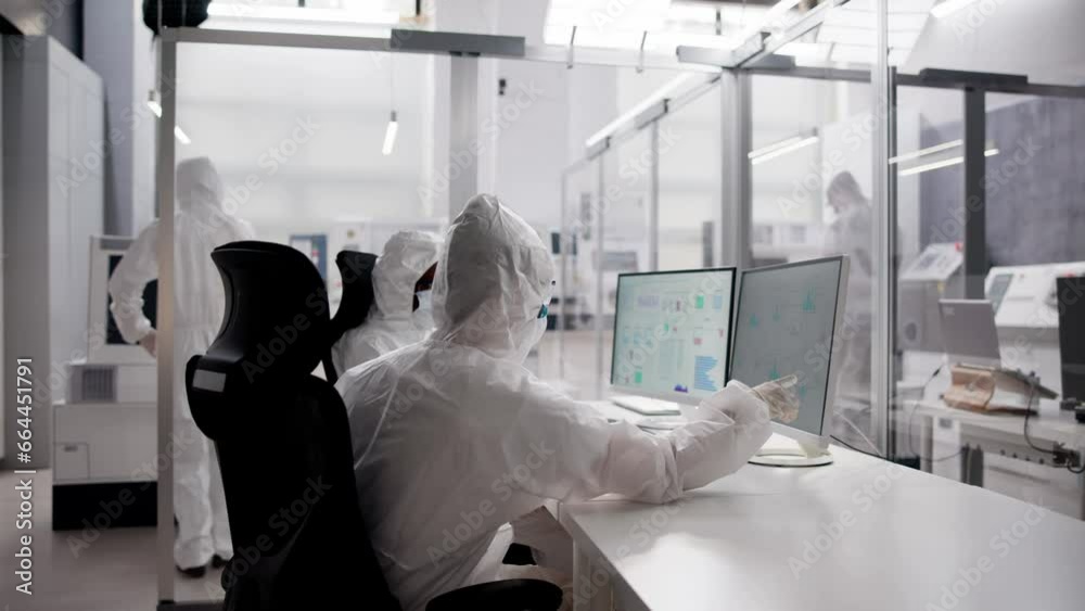 Aufkleber engineer using software technology