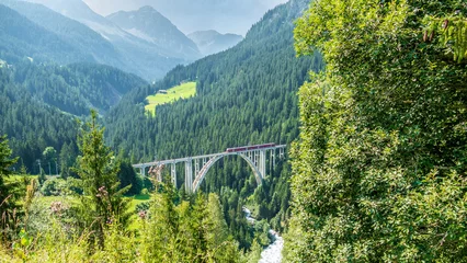 Alpen in Graubünden/ Arosa Eisenbahnbrücke © jason43