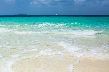 Photo sur Plexiglas Plage de Nungwi, Tanzanie Beautiful beach at Zanzibar. Paradise beach with blue water in Kendwa village, Zanzibar, Tanzania