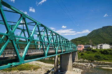 Fototapeta na wymiar 岐阜県下呂市飛騨金山町の金山橋