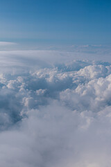 Nubes desde lo alto de un avión 