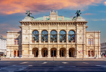 Fototapeta na wymiar Vienna State Opera house at sunset, city of Wien, Austria
