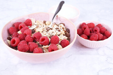 Muesli with raspberries