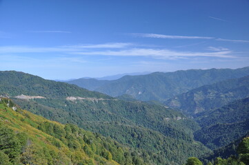 Fototapeta na wymiar view of the mountains from the mountain