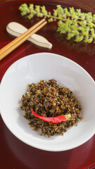 和食｜紫蘇の実の佃煮と緑のシソの実