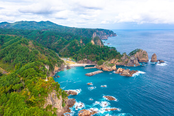 Fototapeta premium 机浜海水浴場、机漁港（岩手県田野畑村）