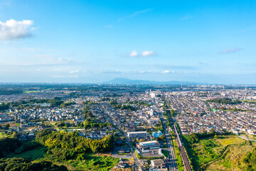 Obraz premium 牛久沼付近の牛久市街と筑波山、国道6号、常磐線、特急ひたち（茨城県）