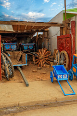 Fototapeta na wymiar Fabrique de charrettes en bois à Madagascar