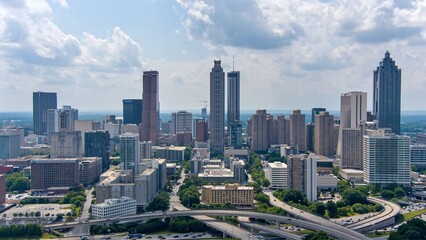 The Atlanta, Georgia skyline from above the Jackson St Bridge - obrazy, fototapety, plakaty