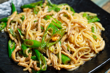 stir fried noodles with vegetables