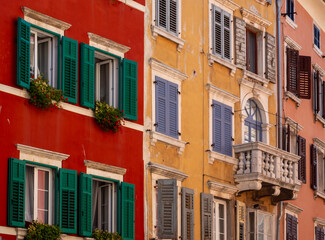 Fototapeta na wymiar Old Mediterranean colorful houses in Italy