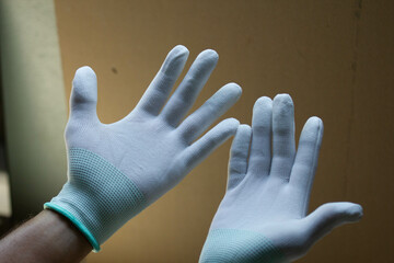 Gloves for cutting glass and sharp objects, rubber gloves, white gloves