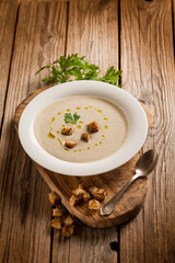 leek soup with toasted slice bread