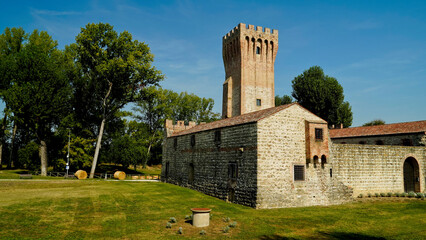 Castello di San Martino della Vaneza, Cervarese Santa Croce . Parco dei Colli Euganei. Padova....