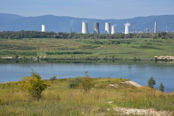 Jezero Most vzniklo zatopením lomu na hnědé uhlí, jakožto součást rekultivace bývalého lomu Ležáky © Radko