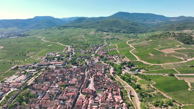 Bergheim, Alsace, France. Vue a&eacute;rienne de l'un des plus beaux villages de France
