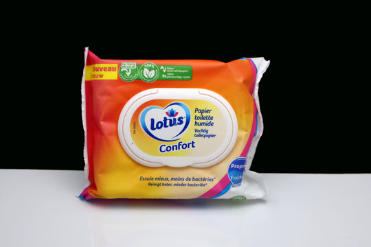 papier toilette humide de chez lotus Stock Photo