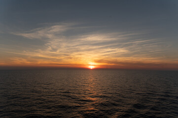 Sonnenuntergang über dem Meer