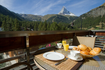 Alfresco breakfast setting with Matterhorn backdrop