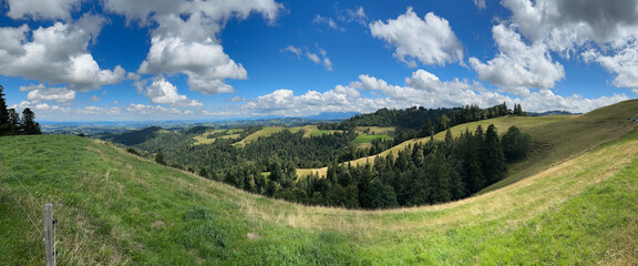 Obraz premium Swiss Summer Panorama from Ahorn Alp on Border of Cantons of Bern and Lucerne