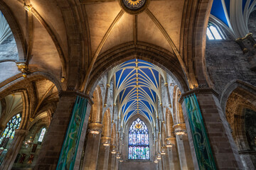 Fototapeta na wymiar stained glass window and ceiling at St. Giles Cathedral, Edinburgh, Scotland