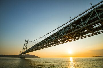 夕日と明石海峡大橋